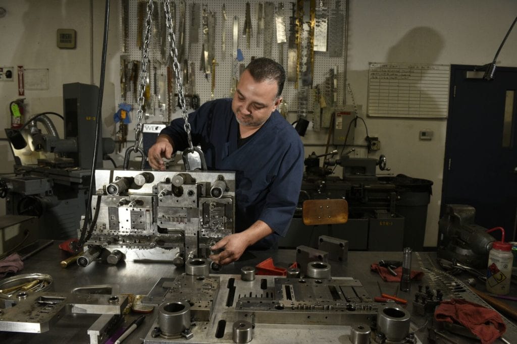 Differences Between Multi-Slide and Progressive Die Stamping